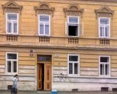 Nosková - Božkovské náměstí, Plzeň - repliky špaletových oken